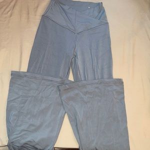 Boot cut leggings size XS-S. Lightly used. Super comfortable!
